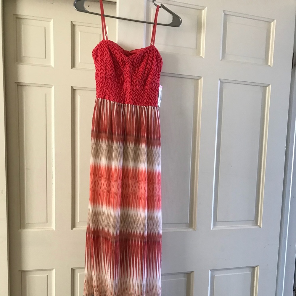 Trixxi Maxi Dress. Size medium. NWT